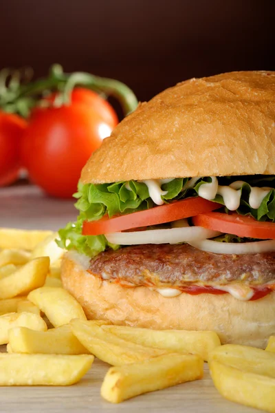 Klasický dvojitý Cheeseburger — Stock fotografie