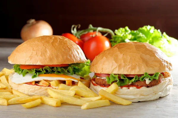 Hamburguesa gourmet jugosa — Foto de Stock