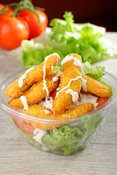 Salade de poulet fast food — Photo