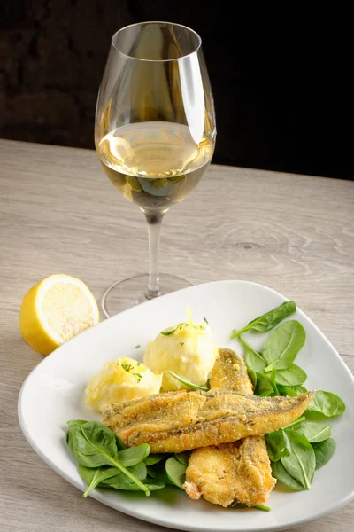 Fillet of sea bream with mashed potatoes — Stock Photo, Image