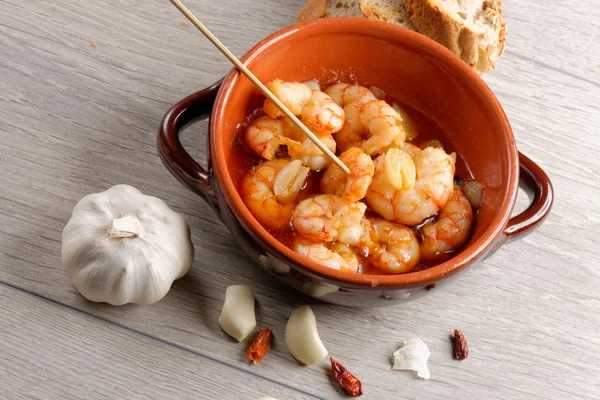 Sizzling prawns with chili and garlic — Stock Photo, Image