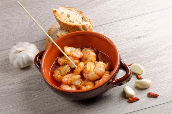 Sizzling prawns with chili and garlic — Stock Photo, Image