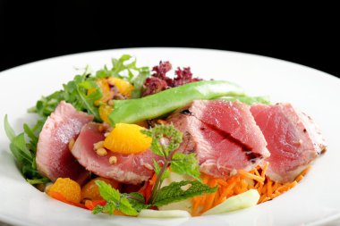 Ton balıklı Sashimi - Maguro (taze çiğ tuna)