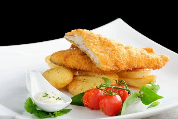 Pescado y patatas fritas — Foto de Stock