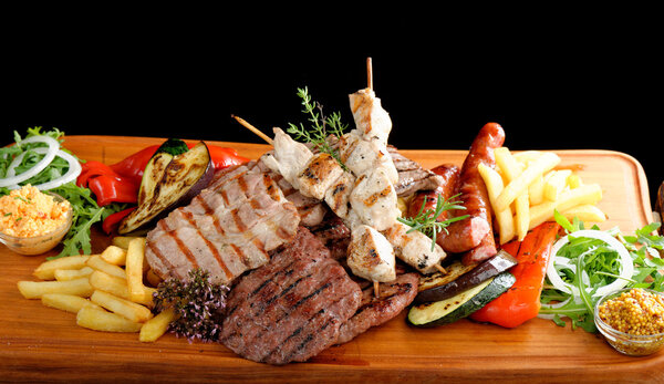 Смешанное мясное блюдо
