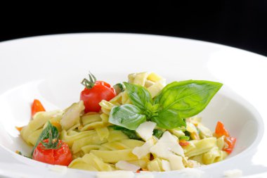 Sebze ile Akdeniz makarna