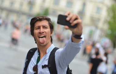 Öğrenci / turist alarak selfie