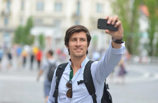 Estudiante / turista tomando selfie — Foto de Stock