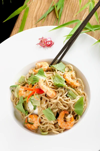 Crevettes Yakisoba, nouilles aux crevettes — Photo