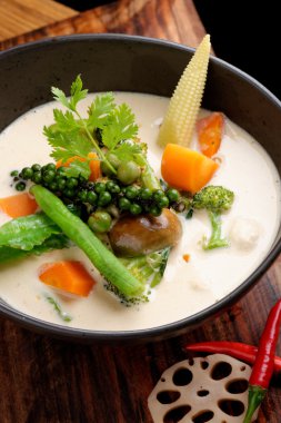 Geleneksel Tay sebze kırmızı köri