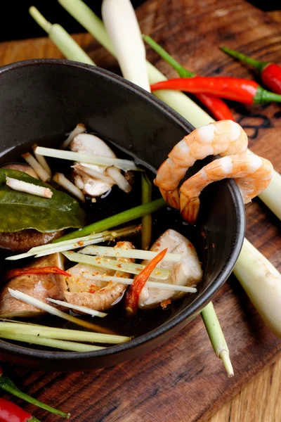 Thai hot and sour soup Tom Yum — Stock Photo, Image