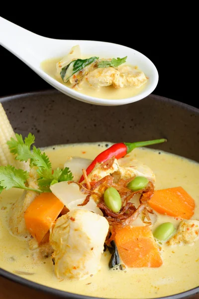 Traditional thai yellow curry — Stock Photo, Image