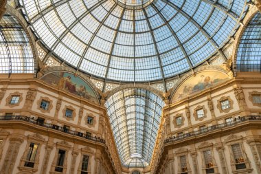 Milano, İtalya 'daki Vittorio Emanuele Galerileri