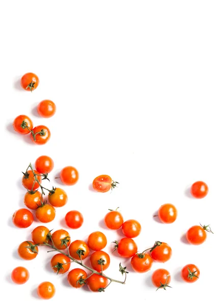 Tomates cherry frescos sobre fondo blanco —  Fotos de Stock