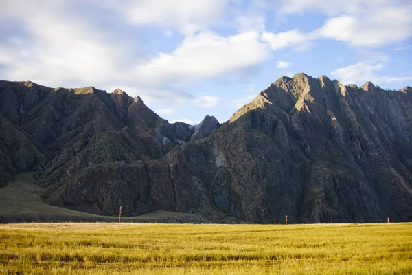 Montañas paisaje. Naturaleza de Altai, Rusia — Foto de Stock