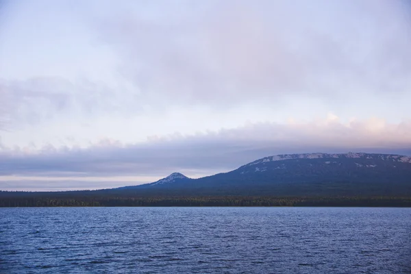 Buenos días. Lago Zyuratkul. Ural. Rusia —  Fotos de Stock