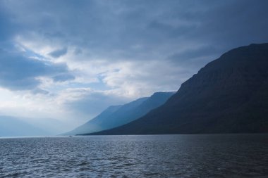 Putorana Platosu 'ndaki Lama Gölü, Taimyr. Rusya, Krasnoyarsk bölgesi