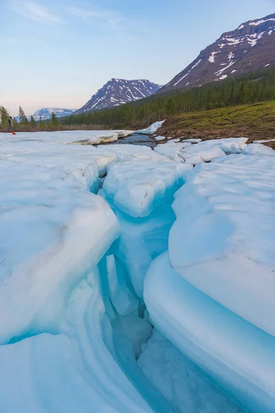 Nieve Hielo Orillas Del Río Hoisey Día Polar Meseta Putorana — Foto de Stock