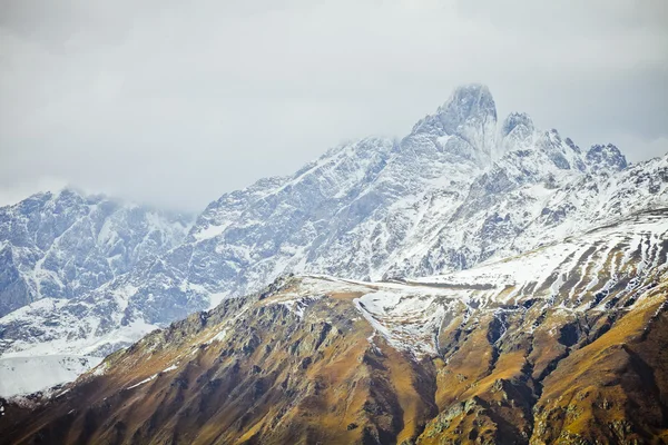 Montagne dell'Ossezia del Nord — Foto Stock