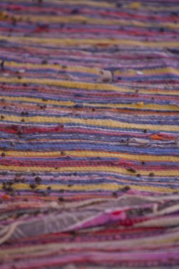 Zaman yıpranmış kumaş