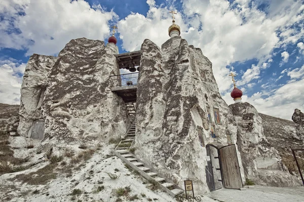 Меловые скалы Костомаровский Спасский монастырский собор — стоковое фото