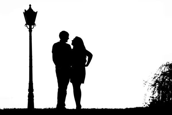 Coppia amorevole - silhouette — Foto Stock