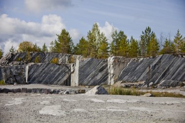 Cazibe - mermer İtalyan ocağı Ruskeala rezerv