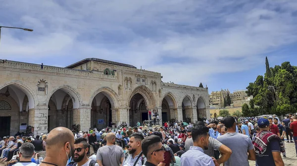 Gran Número Fieles Mezquita Aqsa Que Hay Enfrentamientos Entre Policía — Foto de Stock