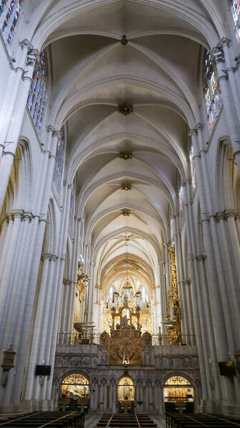 Толедо, Испания - 24 сентября - 2020: Внутренний вид собора Толедо в историческом средневековом городе