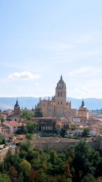 Celkový Vertikální Snímek Katedrály Okolí Segovia — Stock fotografie