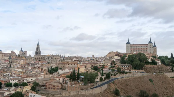 Mesmerizing Záběr Krásné Městské Krajiny Starobylého Hradu Toledo Španělsku — Stock fotografie