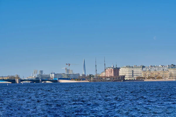 Palace Bridge Neva Rusland Petersburg Stadsgezicht Tegen Blauwe Lucht — Stockfoto