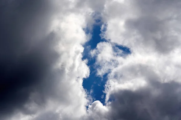 Хмарні Хмари Перед Грозою Прожектором Блакитного Неба Фону Текстури — стокове фото
