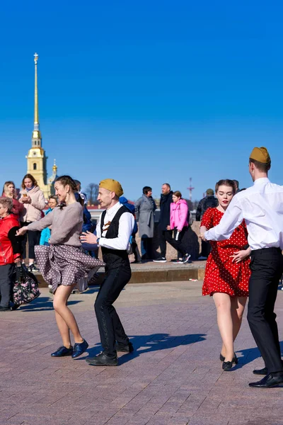 Petersburg Rusland Mei 2021 Koppels Dansen Victory Day Petersburg Square — Stockfoto