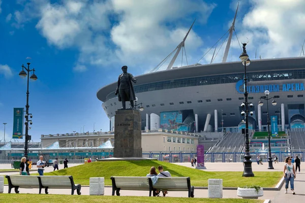 San Petersburgo Rusia Junio 2021 Gente Camina Cerca Del Estadio — Foto de Stock