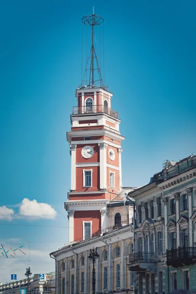 Torre del Consiglio Comunale edificio sulla Prospettiva Nevsky a San Pietroburgo, Russia — Foto Stock