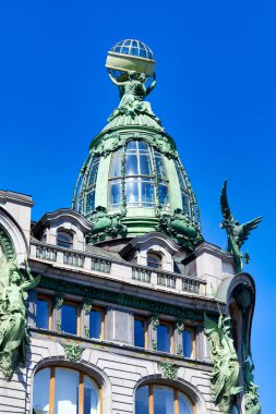 St. Petersburg 'daki ünlü Singer House binasının mimari detayları