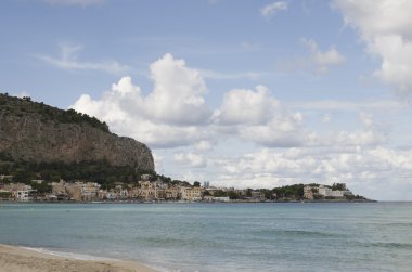 Sonbahar Sicilya'da sahil