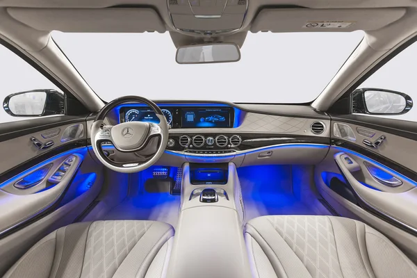 Luxusním interiéru vozu — Stock fotografie