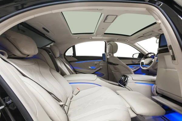 Luksusowe wnętrza samochodu szczegółowo usługi — Zdjęcie stockowe