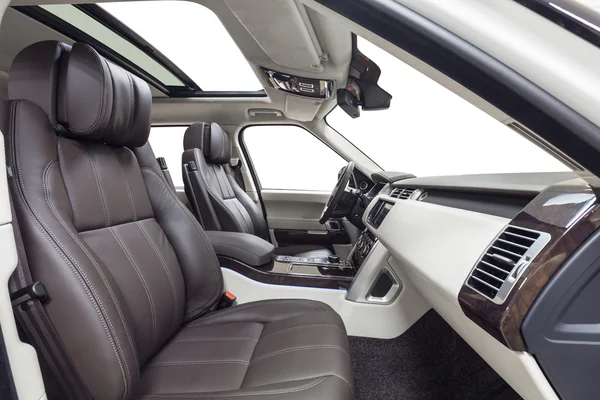 Auto Interieur Luxus braunen Sitz und Holzdekoration lizenzfreie Stockbilder