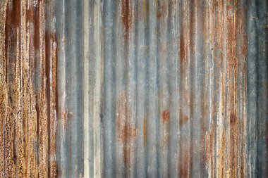 Eski çinko duvar dokusu arka plan, galvanize metal kaplama üzerinde paslı.
