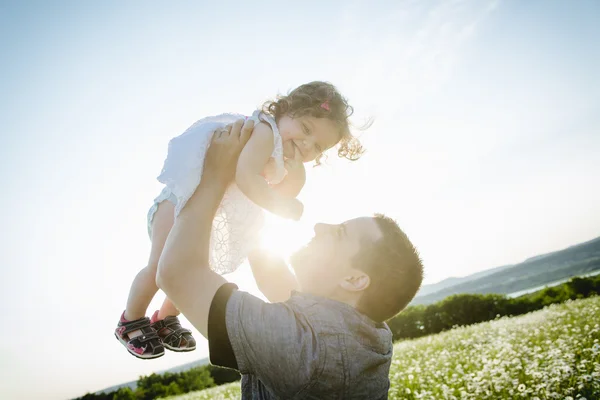 Szczęśliwy radosny ojciec z córką — Zdjęcie stockowe