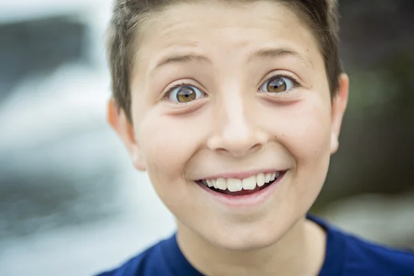 Detailní záběr roztomilý 8 letého chlapce — Stock fotografie
