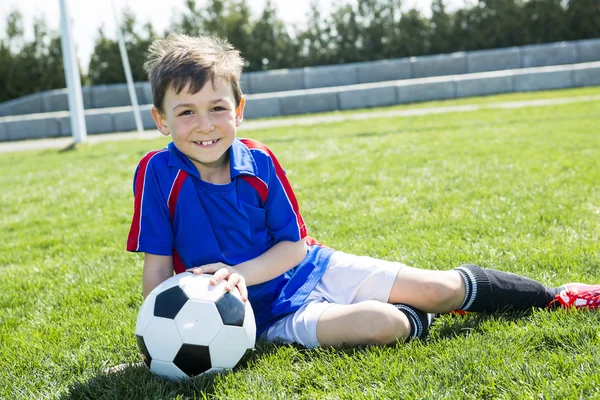 Vacker tonåring pojke fotboll — Stockfoto