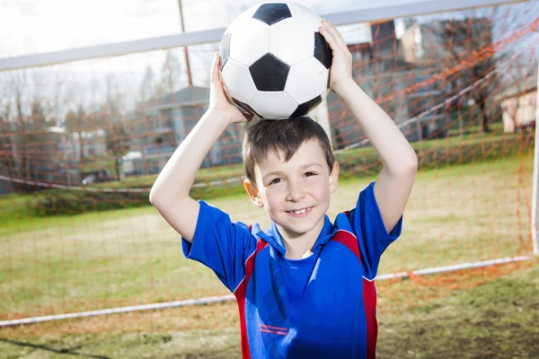 Guapo adolescente chico fútbol —  Fotos de Stock