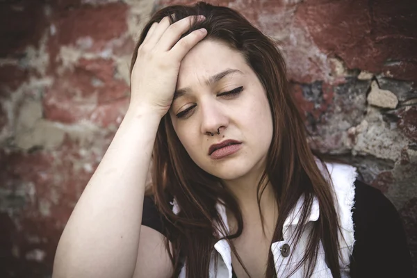 Chica triste con cara de movimiento — Foto de Stock