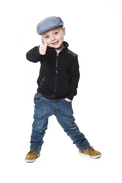 Carino il ritratto del bambino su un cappello bianco — Foto Stock