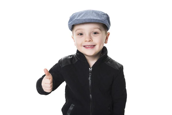 Симпатичный детский портрет на белом в шляпе — стоковое фото