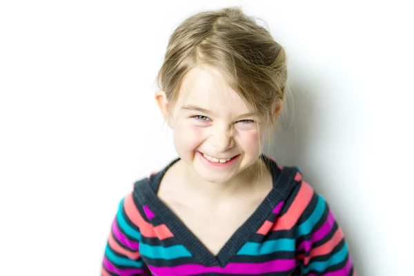 Lindo retrato alegre niña, aislado sobre fondo gris — Foto de Stock